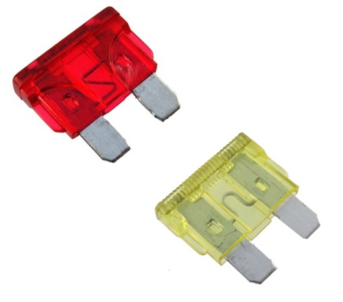 Предохранитель ZH270-007.5 (S1035-3) 7.5A прямые выводы, 30A. 32B. /автомобил. предохранитель., Китай