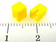 Колпачок SWT-81-61 Y L=4 желтый, 4*4*5,5мм / отв.под толк. 2,5*2,5мм., DPT